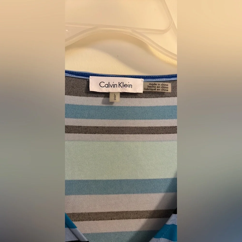 Striped Calvin Klein Top ✨ - Picture 3 of 5